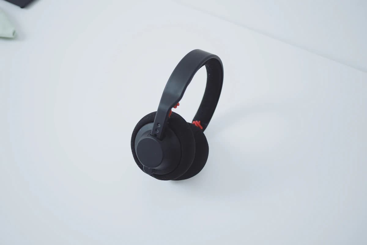 Headphones & Audio