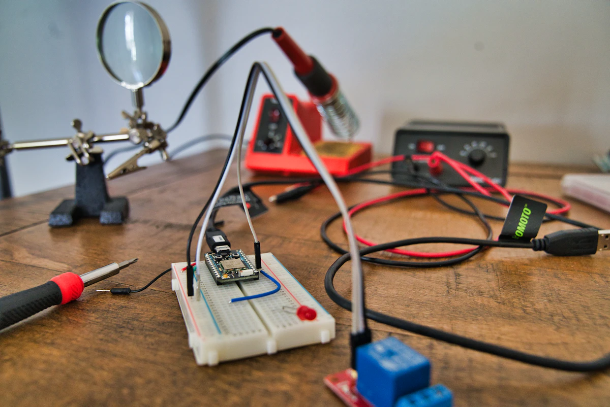 Best Soldering Stations (2026): The Ones That Heat Fast, Hold Temp, and Don’t Fight You